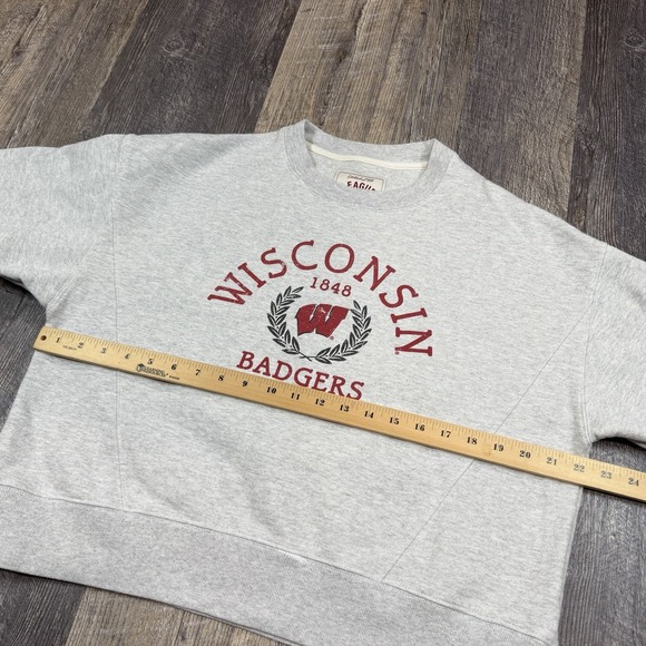 Women's League Wisconsin Badgers Sweatshirt‎ Medium Gray Crewneck Pullover NCAA - Picture 9 of 9